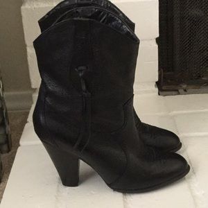 Dolce Vita Black Booties Sz 8